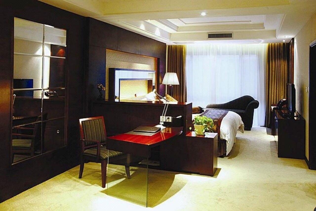 فندق شانغهايفي  Crystal Island Club المظهر الخارجي الصورة